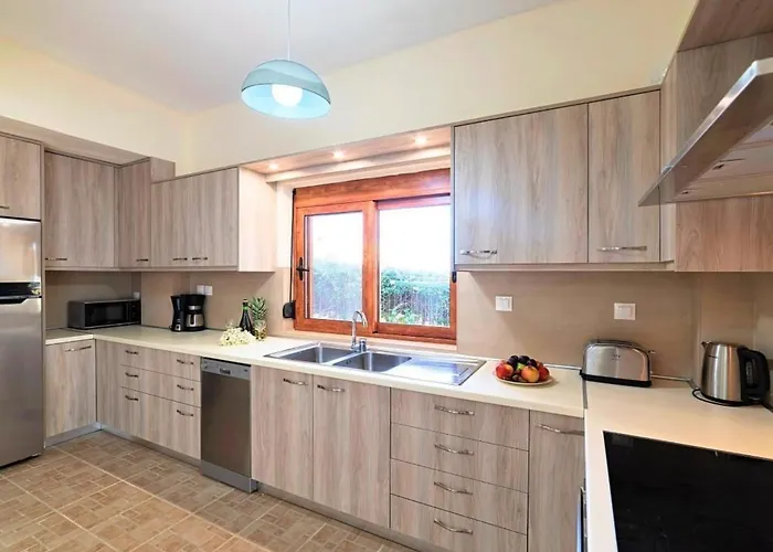 Grand View Mit Blick Auf Wasser By Interhome